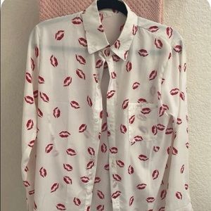 White blouse with red kisses